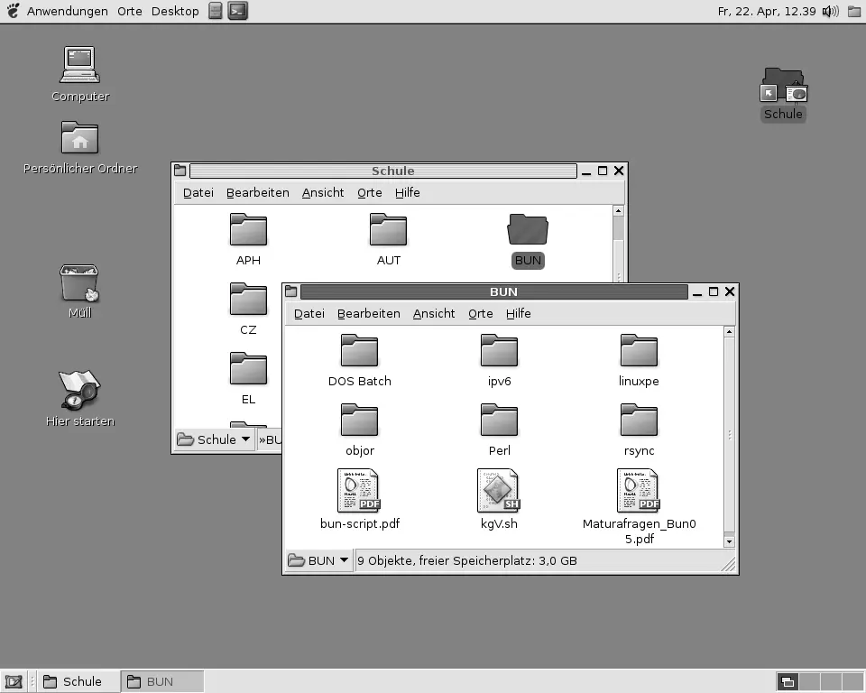 Captura del escritorio clásico de GNOME 2.10 de 2005 con sus dos paneles