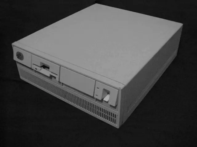 Front view of an IBM PS/2 Model 70 computer, the hardware line to which the first OS/2 was tied