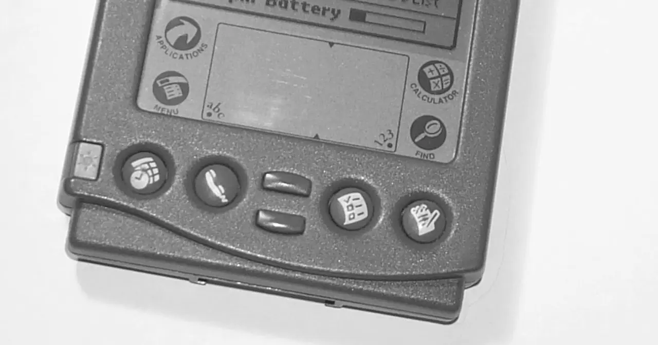 PDA 3Com PalmPilot Professional con pantalla monocroma y zona de escritura Graffiti